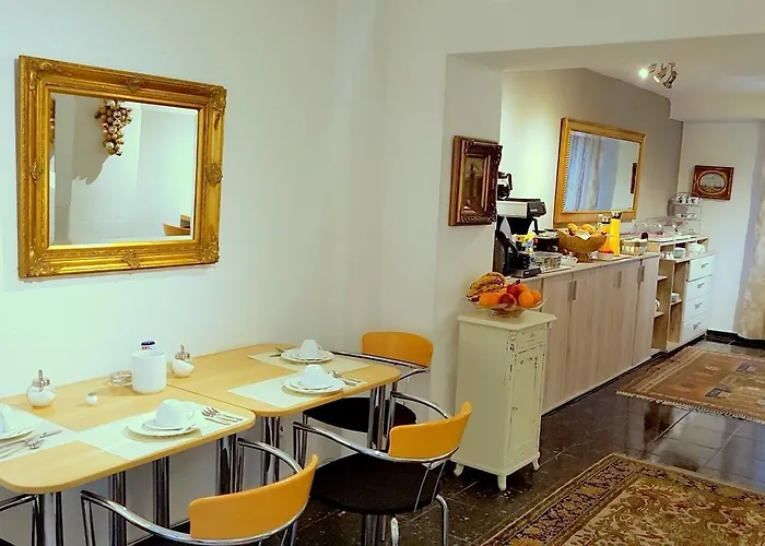 科妮莉亚酒店 2* 巴特瑙海姆