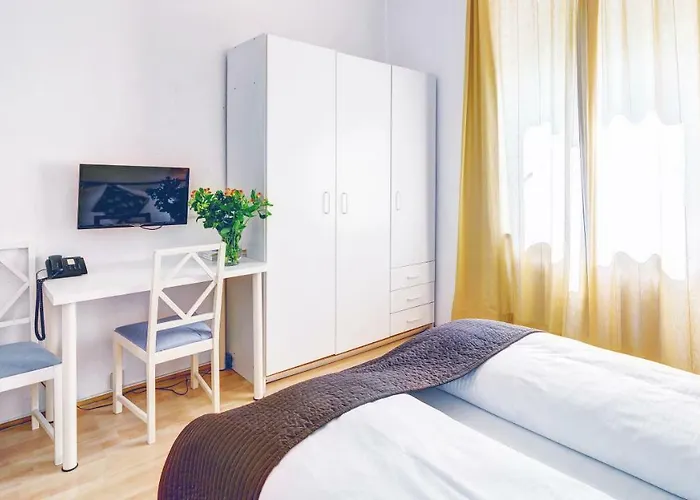 招待所 科妮莉亚酒店 2*